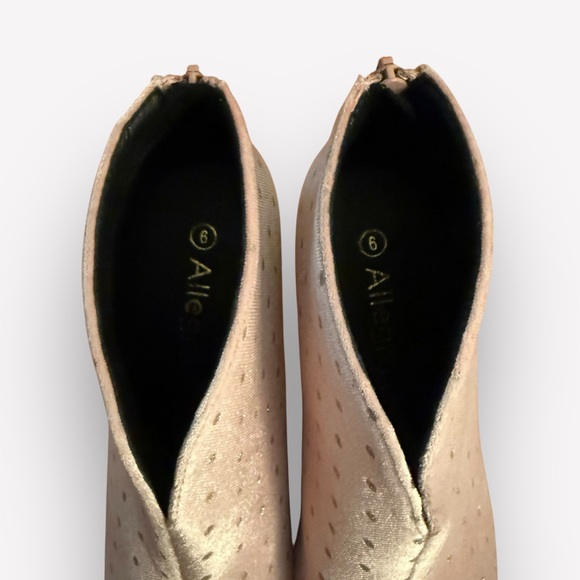 Size 6 Allegra K Women’s V Shaped Cutout Pointed Toe Stiletto Heel Ankle Boots - Picture 3 of 6